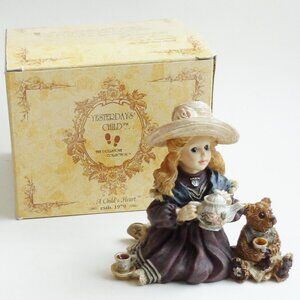 Yesterdays Child Vintage BOYDS BEARS Figurine Whitney w/ Wilson Tea Party #3523